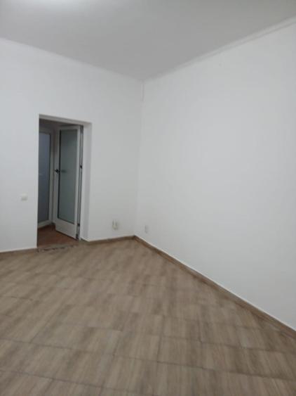 Casă cu 3 camere cu Canalizare în Iancului