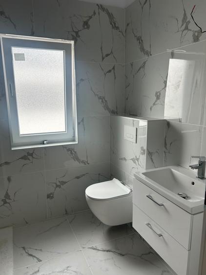 Duplex cu 4 camere cu Canalizare în Florești