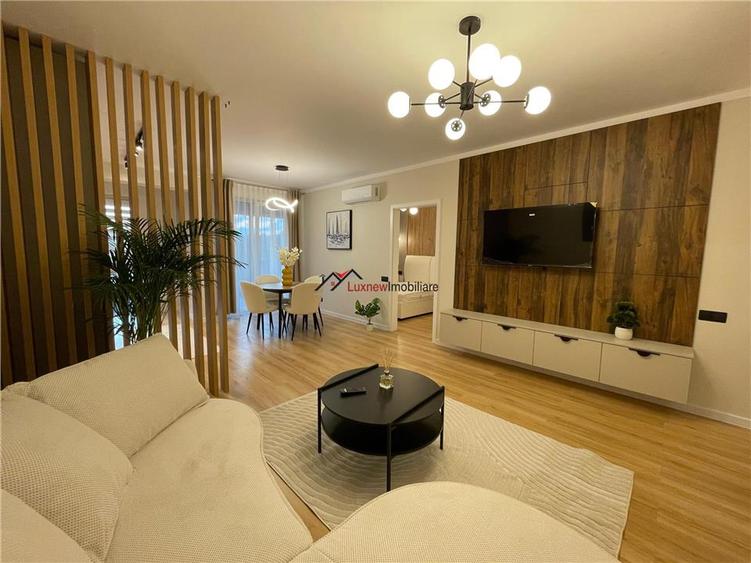 Apartament cu 2 camere semidecomandat, mobilat în Florești