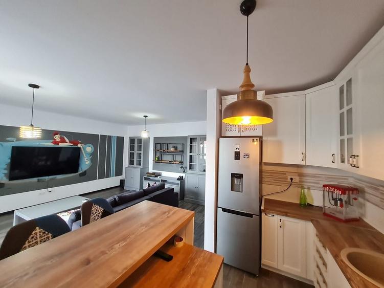 Apartament cu 2 camere decomandat, mobilat în Aradului