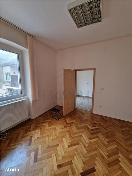Spațiu comercial, de 50 mp, în P-ța Unirii