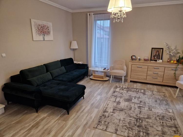 Duplex cu 4 camere cu Canalizare în Dumbrăvița