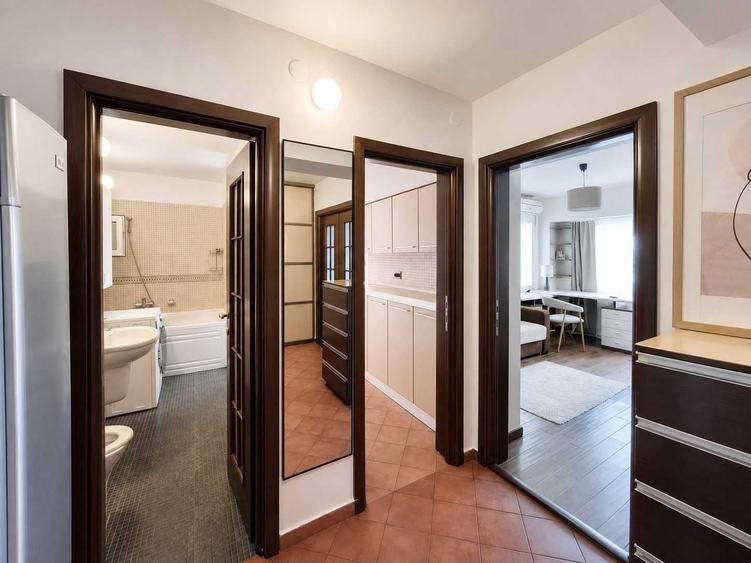 Apartament cu 2 camere semidecomandat în Păcii