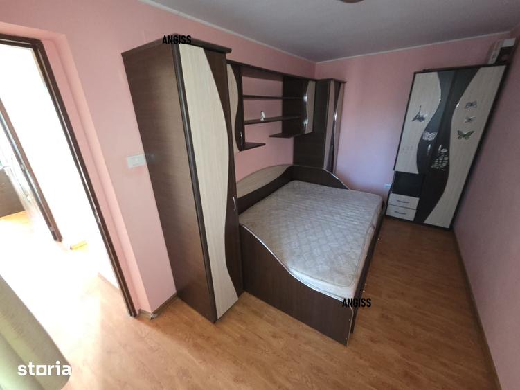 Apartament cu 3 camere în Spitalului