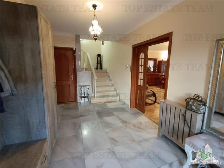 Casă individuală cu 5 camere cu Canalizare în Dămăroaia