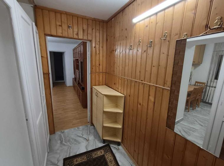 Apartament cu 2 camere semidecomandat în Rogerius