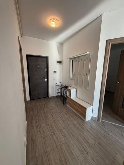 Apartament cu 3 camere decomandat în Florești