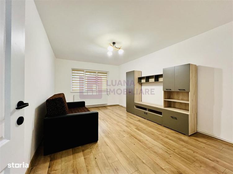 Apartament cu 3 camere decomandat, mobilat în Ștrand