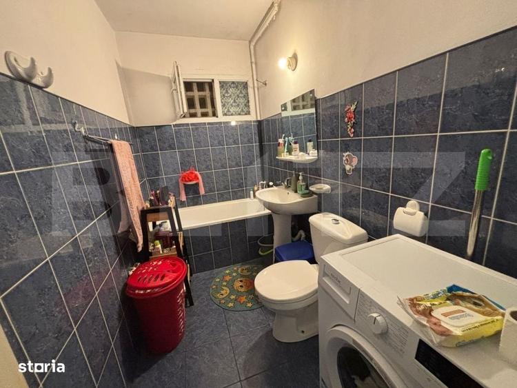 Apartament cu 3 camere nedecomandat în Podu Roș