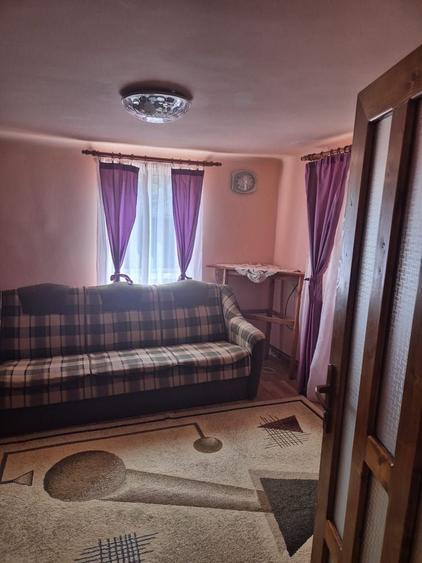 Casă cu 4 camere în Sângeru