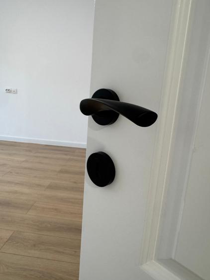 Apartament cu 2 camere decomandat în Nicolina