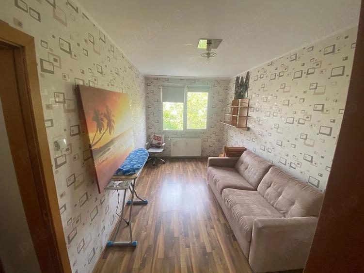 Apartament cu 4 camere decomandat în Ozana