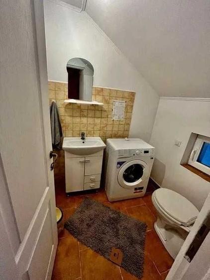 Casă cu 3 camere cu Teren 200 Mp în Central