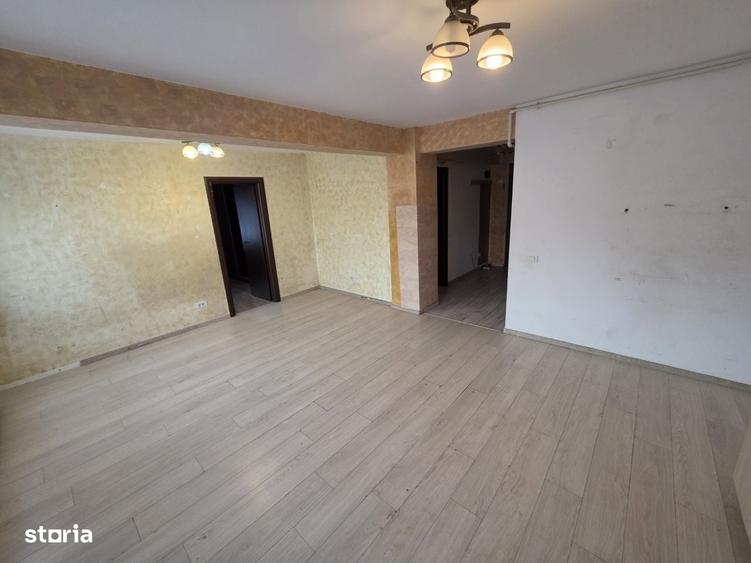 Apartament cu 3 camere semidecomandat în Titan — fotografia 1