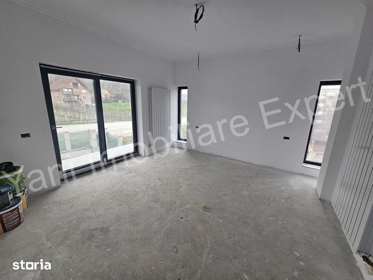 Casă cu 4 camere cu Teren 1000 Mp în Băiculești