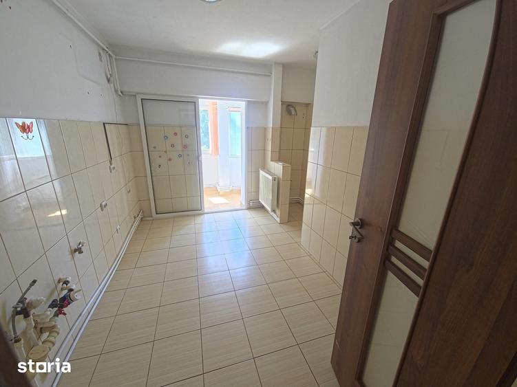 Tomis II apartament 2 camere decomandat gol centrala gaze - 9
