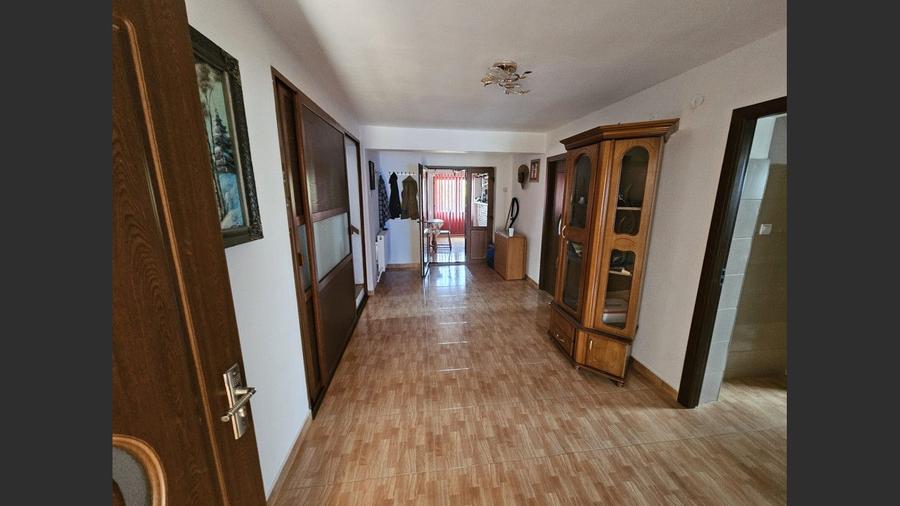 Casă cu 10 camere cu Canalizare în Cordun