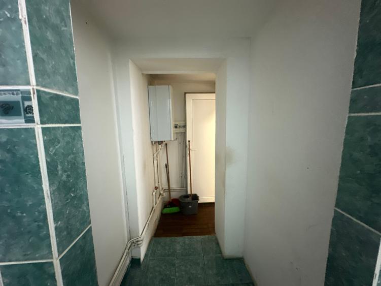 Apartament cu 7 camere decomandat în P-ța Unirii