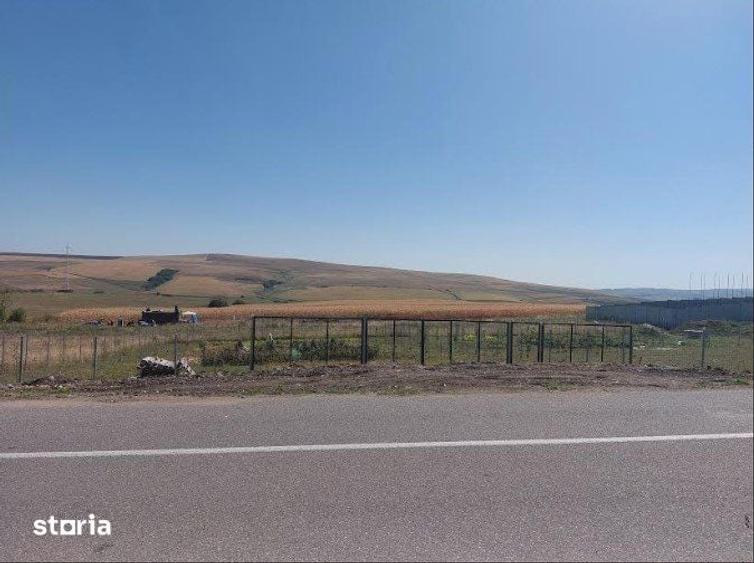 Teren de 1700 mp, în Aiton