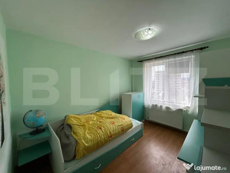 Apartament cu 3 camere decomandat în Independenței