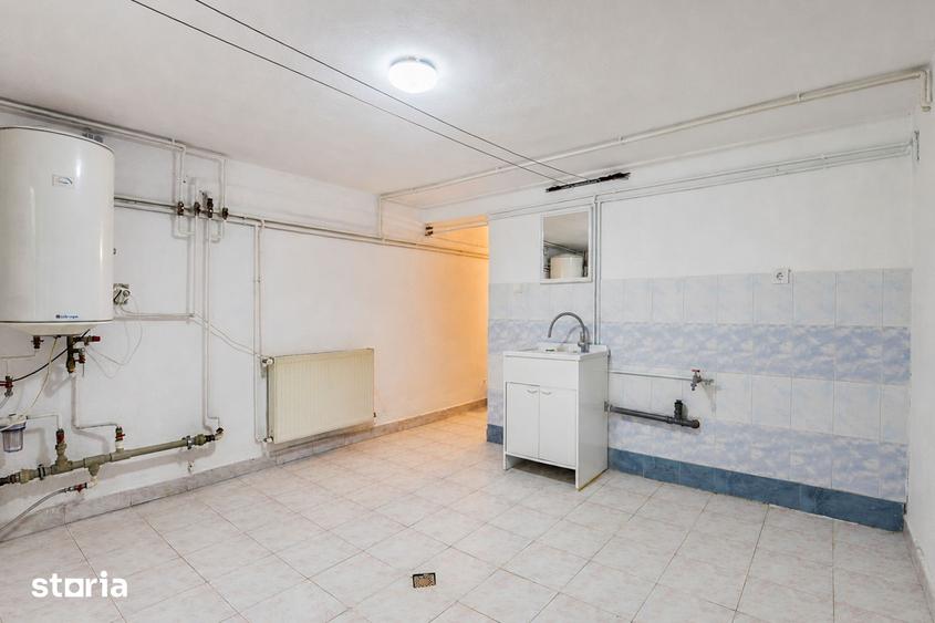 Casă cu 6 camere cu Teren 330 Mp în Opler