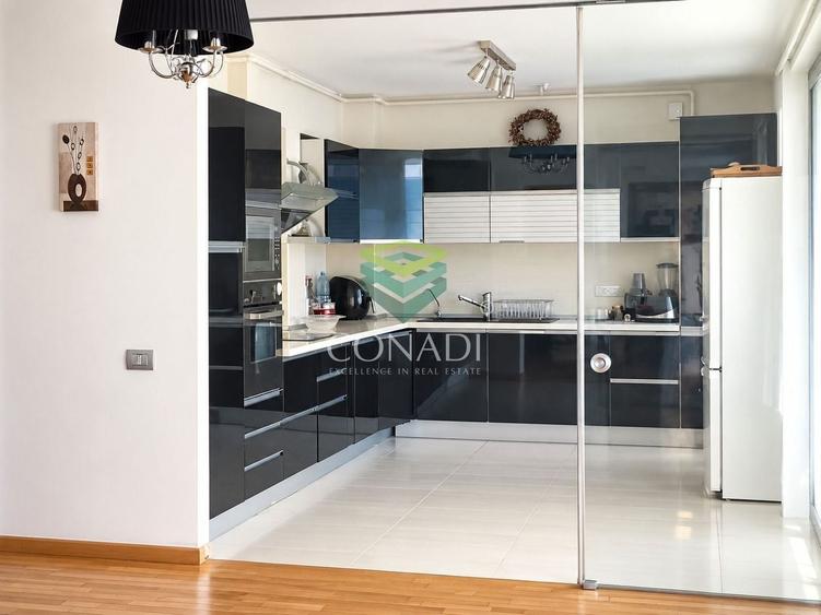 Apartament cu 5 camere decomandat în Herăstrău