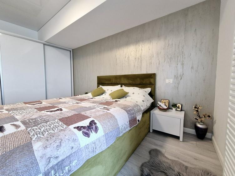 Apartament cu 3 camere decomandat, mobilat în Central