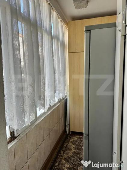Apartament cu 4 camere decomandat în Central