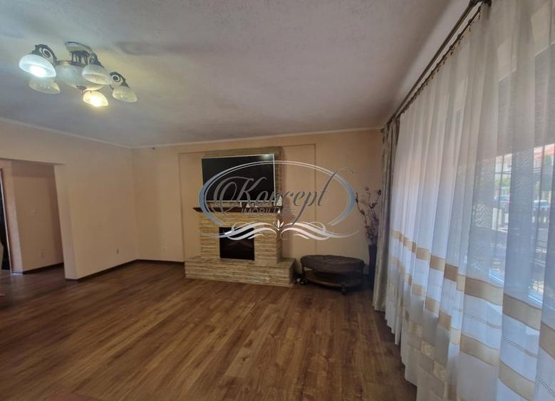 Apartament cu 3 camere semidecomandat, mobilat în Zorilor