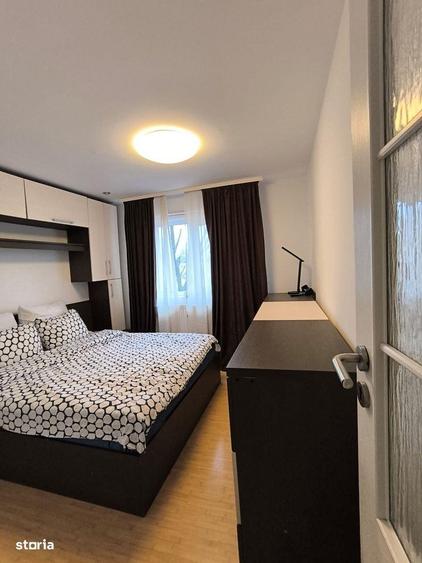 Apartament cu 3 camere decomandat în Nicolina