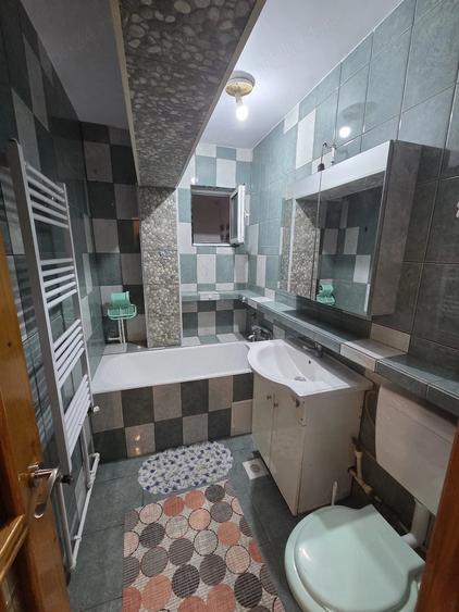 Apartament cu 2 camere decomandat în Micro 20