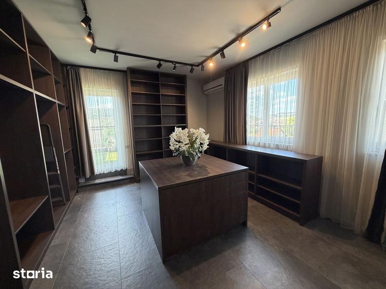 Apartament cu 4 camere în Unirii