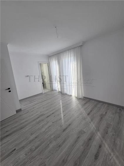 Casă individuală cu 5 camere cu Teren 220 Mp în Odăile