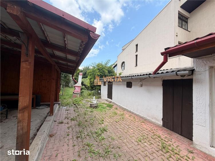 Casă cu 6 camere cu Teren 680 Mp în Aurel Vlaicu