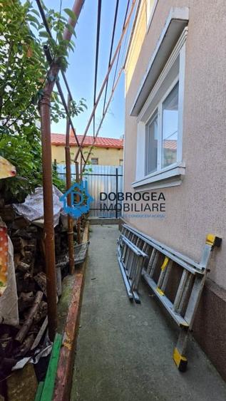 Casă individuală cu 4 camere cu Canalizare în Ultracentral