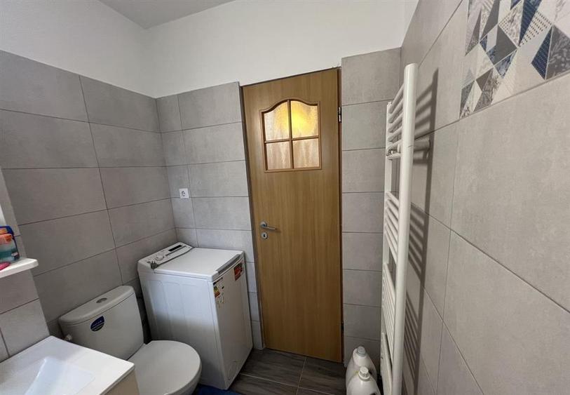 Apartament cu 2 camere decomandat, mobilat în Turnișor