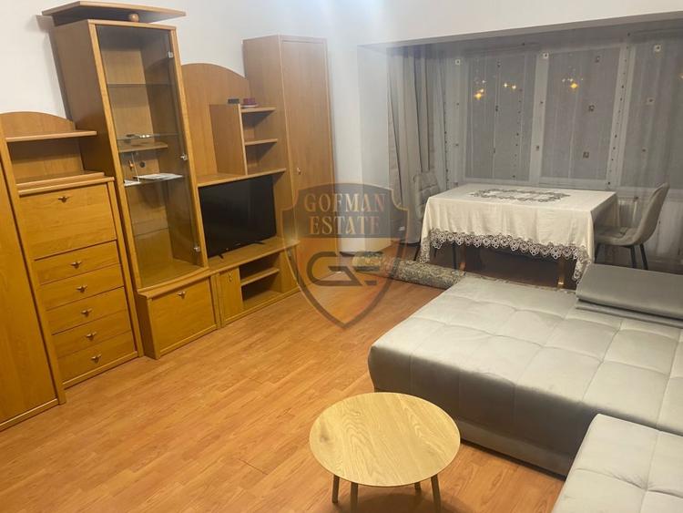 Apartament cu 3 camere decomandat, mobilat în Stadion