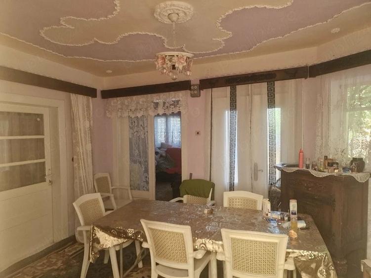 Casă cu Teren 1439 Mp în Cermei
