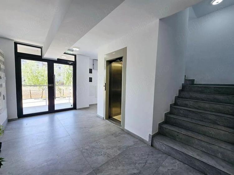 Apartament cu 4 camere decomandat în Dobroești