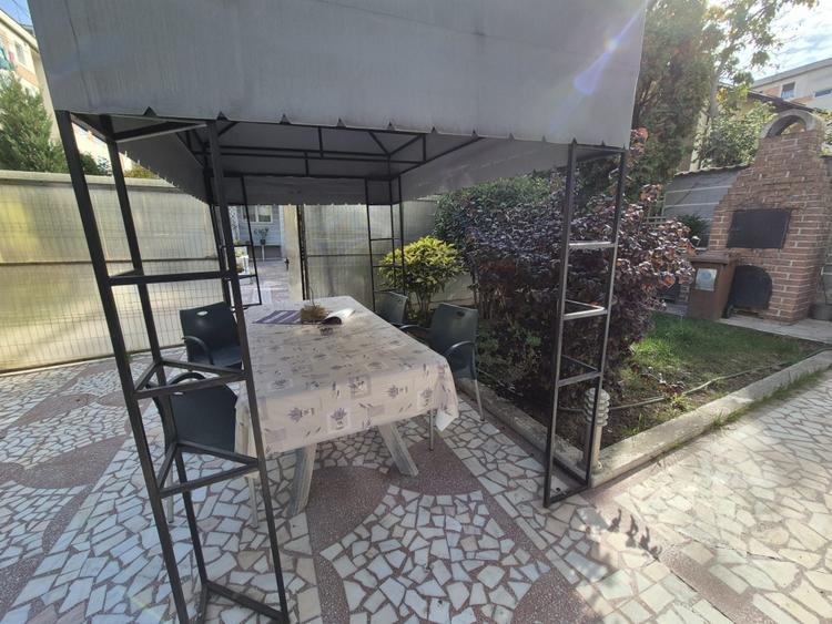 Casă individuală cu 8 camere cu Canalizare în Găvana 2