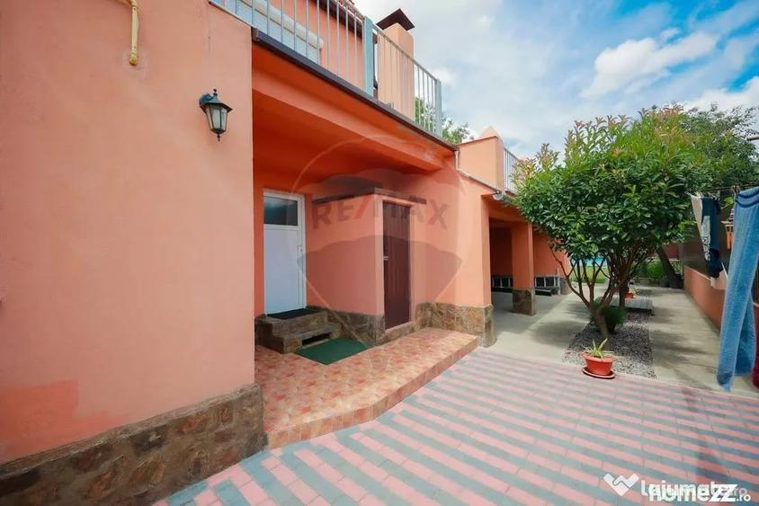 Casă cu 5 camere cu Teren 395 Mp în Central