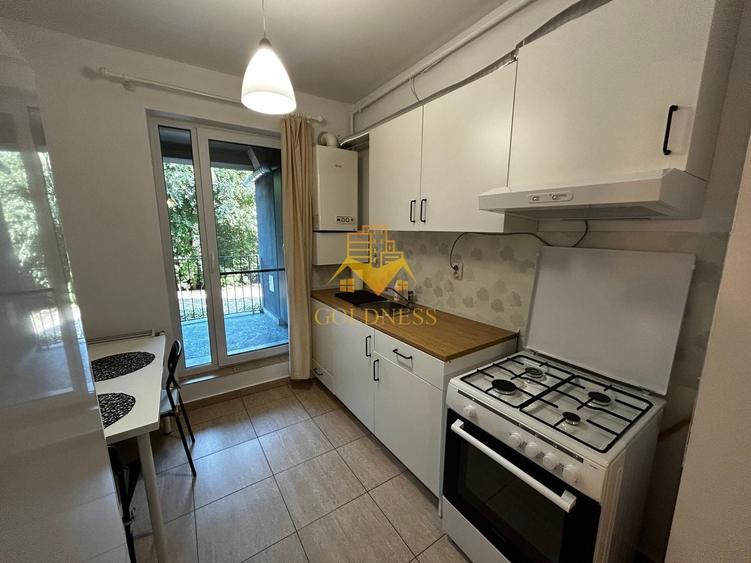 Apartament cu 2 camere semidecomandat, mobilat în Mărăști