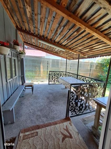 Casă cu 4 camere în Davidești