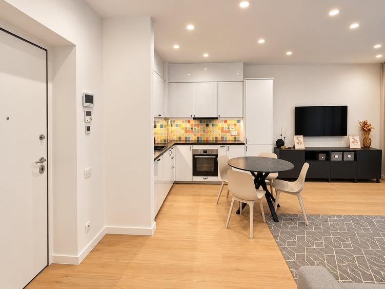 Apartament cu 2 camere decomandat, mobilat în Aviației