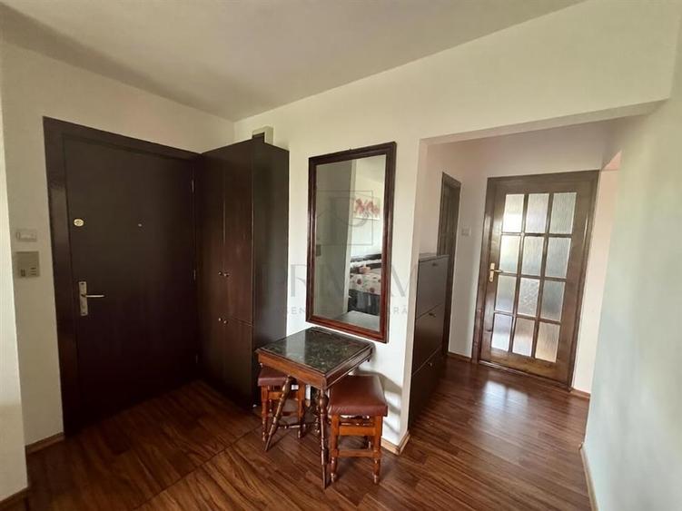 Apartament cu 3 camere decomandat în Aradului