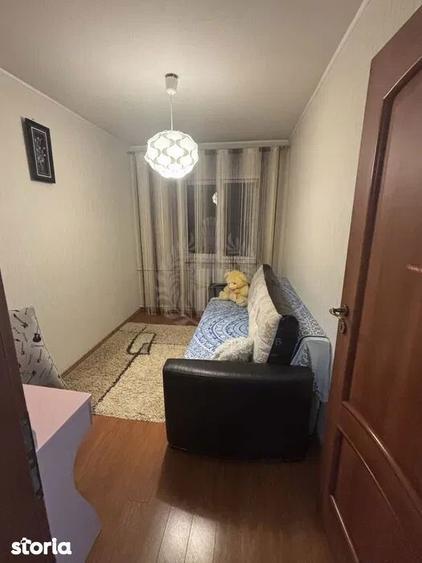 Apartament cu 3 camere decomandat, mobilat în Mărășești