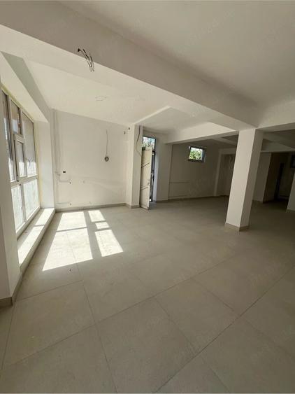 Spațiu comercial, de 80 mp, în Cerneți