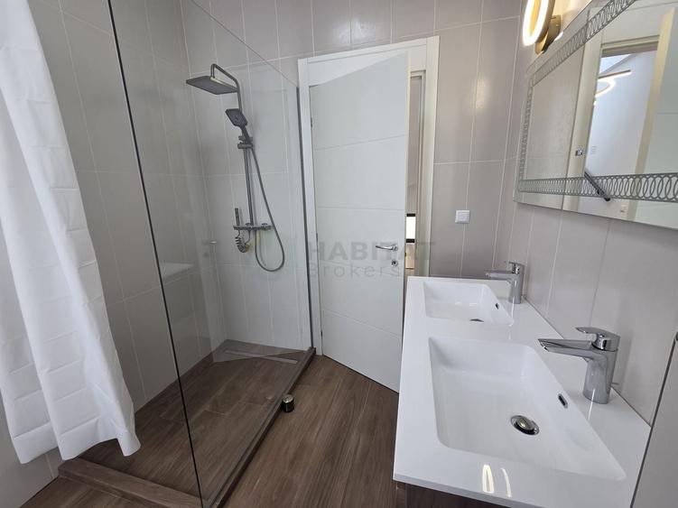 Casă individuală cu 5 camere cu Canalizare în Tunari