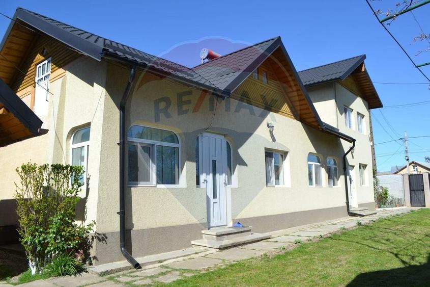 Casă individuală cu 5 camere cu Teren 1842 Mp în Picior de Munte