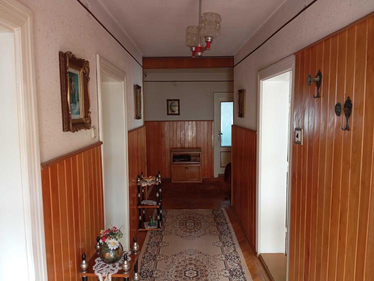 Casă cu 4 camere cu Teren 390 Mp în Central